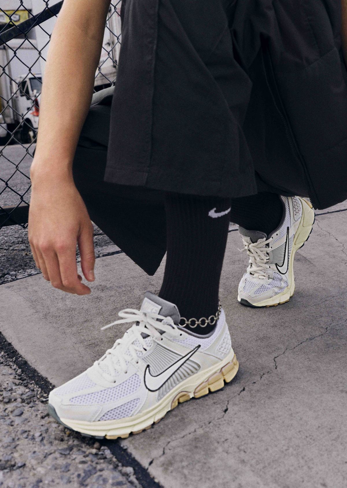 Neue Nike Zoom Vomero 5 Farbstellungen und wetterfeste Version Vomero Roam