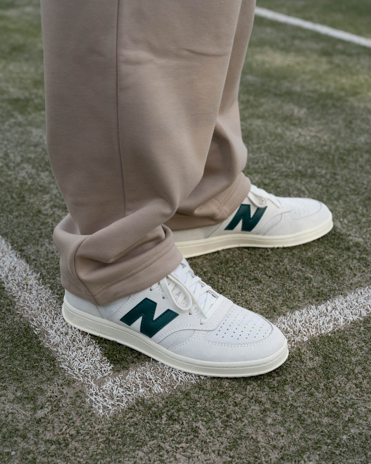 New Balance T500 - Sea Salt / Green - CT500CG