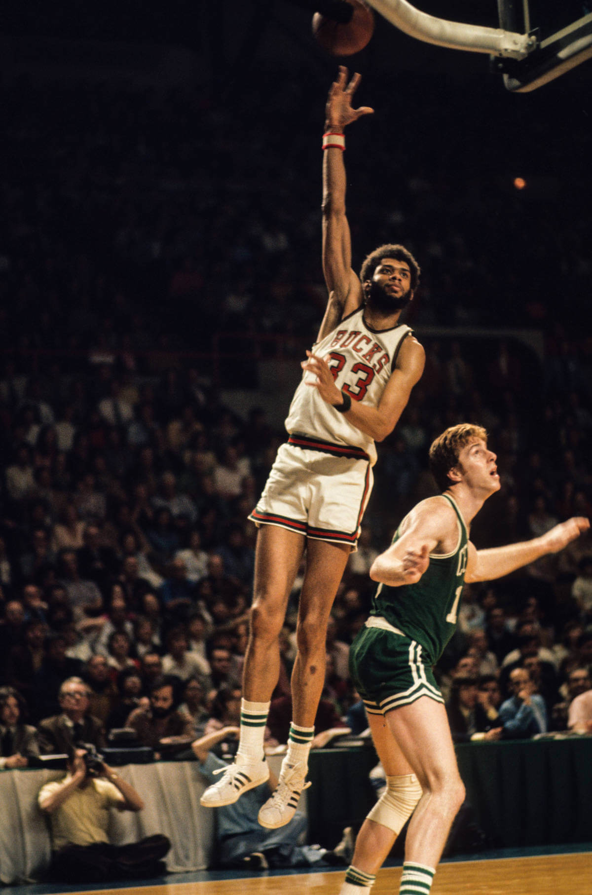 Kareem Abdul-Jabbar, Milwaukee Bucks vs. Dave Cowens, Boston Celtics / Mecca Arena in Milwaukee, 1974