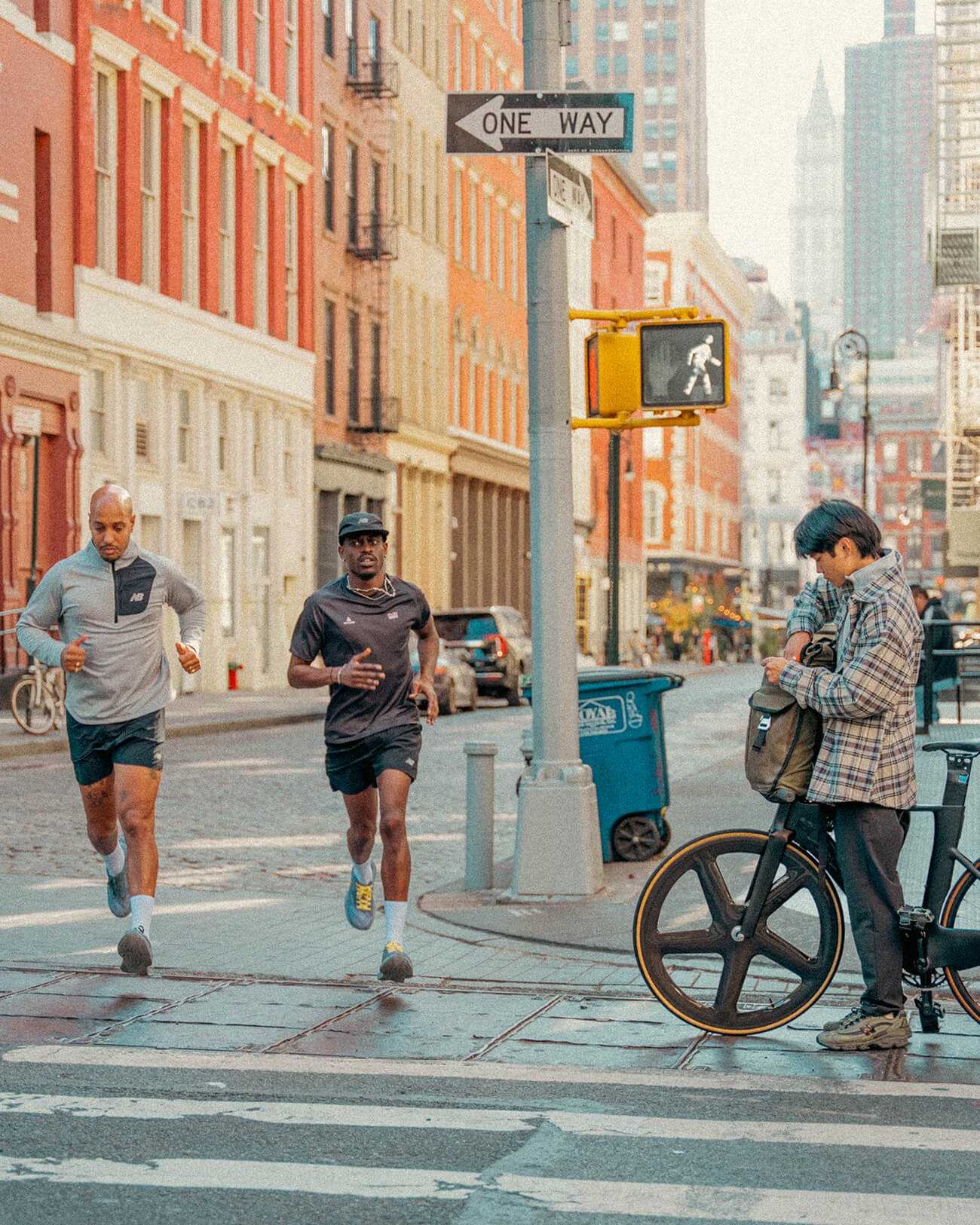 New Balance ‚Crossing Paths‘ ft. 1000, 990, 740 & FuelCell Rebel