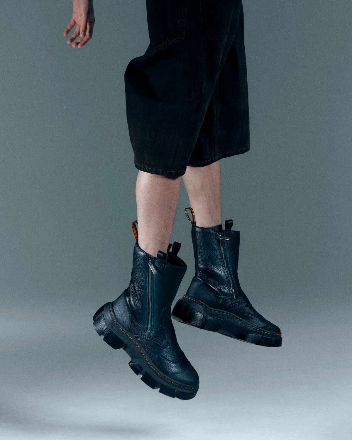 Dr. Martens DMXL Rigger Boot