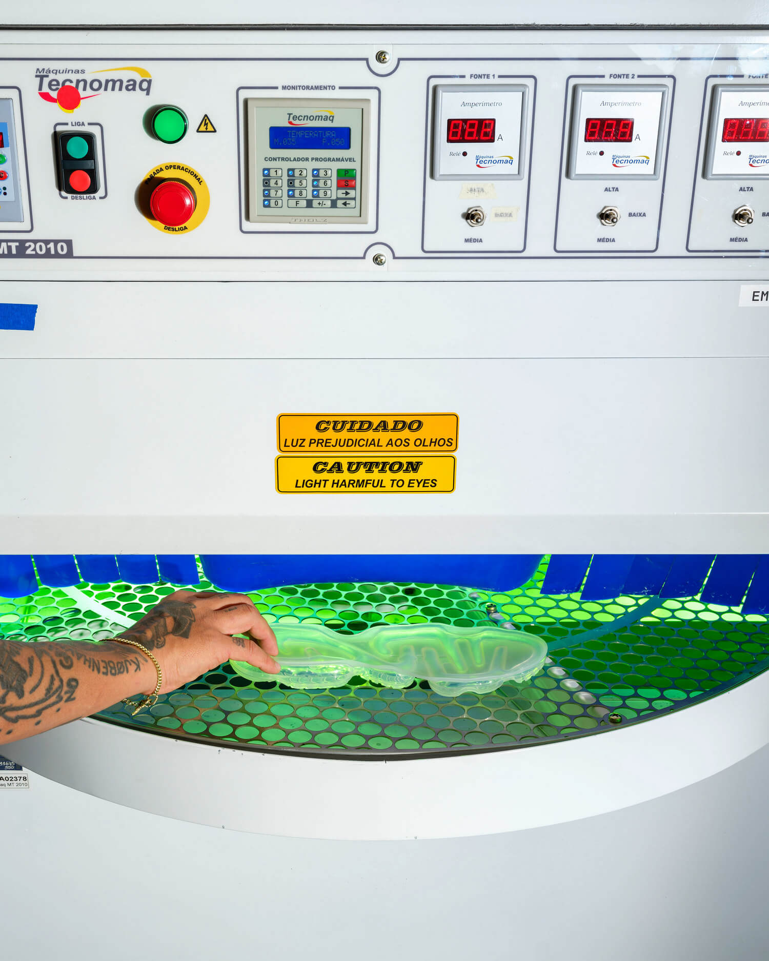 UV oven inside the Advanced Product Creation Center (APCC), Beaverton, Oregon, 2024 © Nike, Inc., photo: Alastair Philip Wiper
