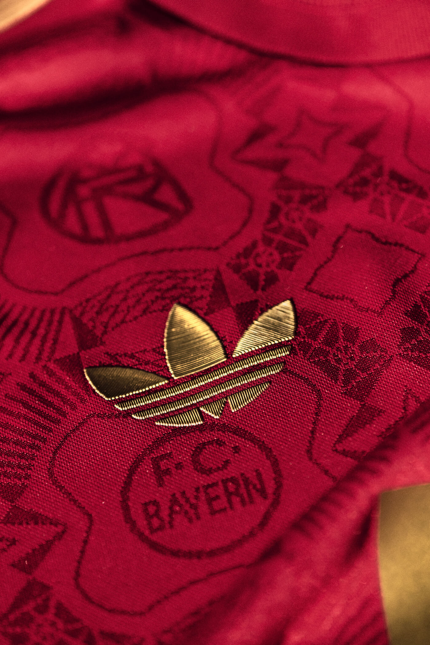 125 Jahre FC Bayern München: Jubiläumstrikot von adidas