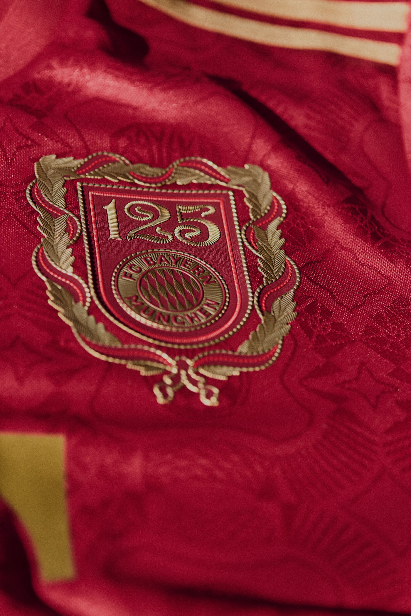 125 Jahre FC Bayern München: Jubiläumstrikot von adidas