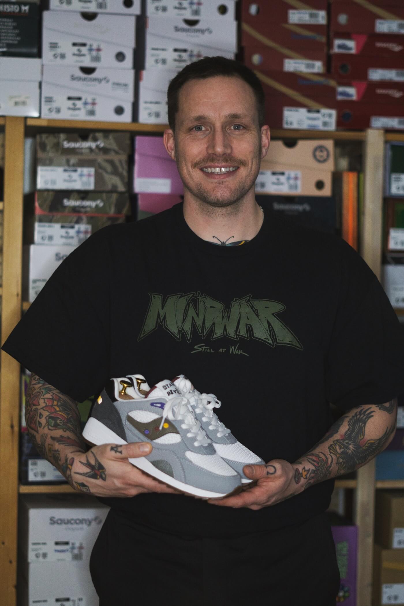 Saucony x SauconySneaks Shadow 6000 "Stage Dives"
