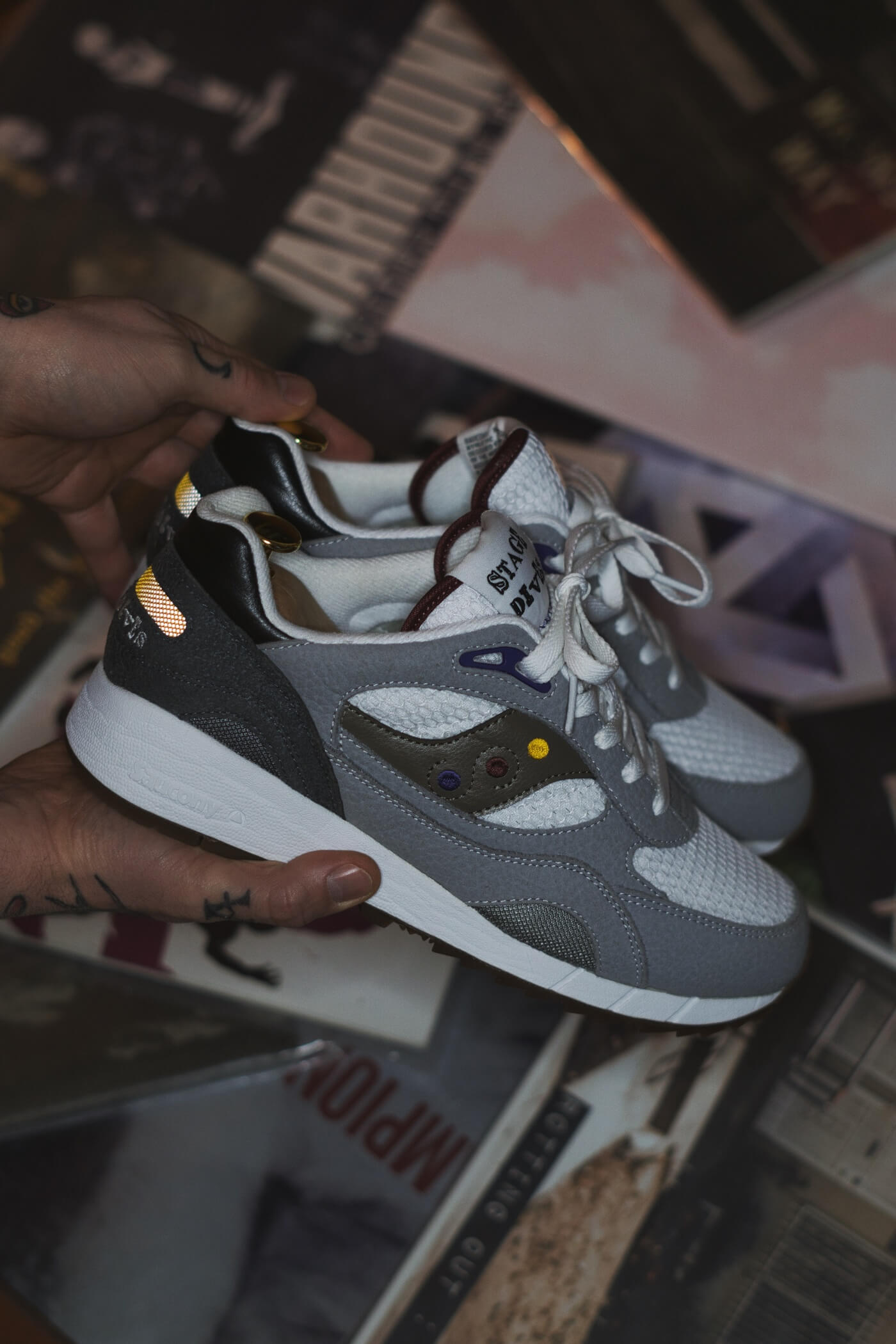 Saucony x SauconySneaks Shadow 6000 „Stage Dives“
