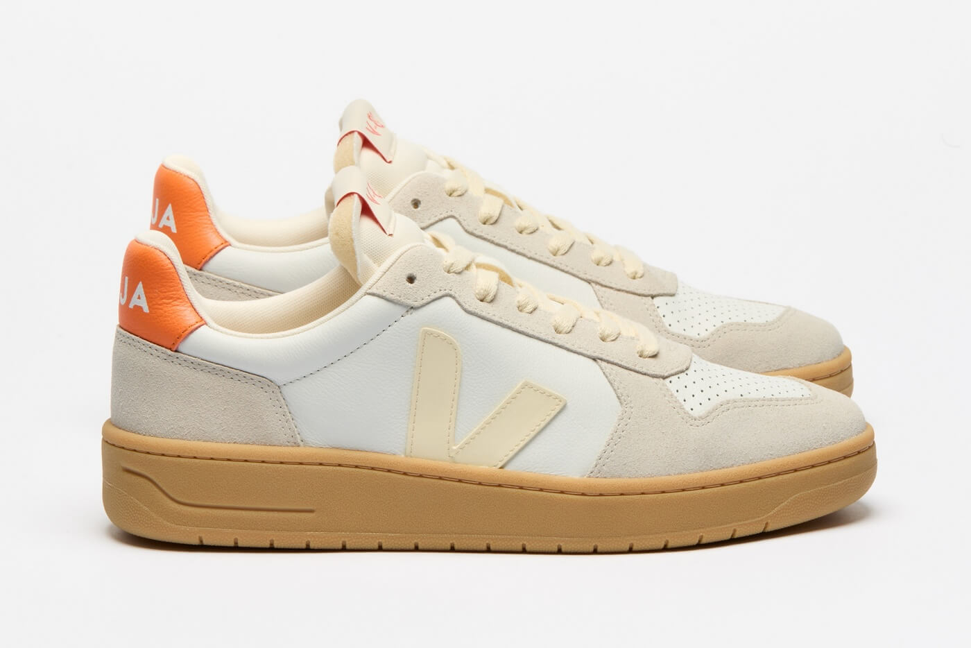 VEJA V-82 - Pure Calcaire/Fury, White/Orange