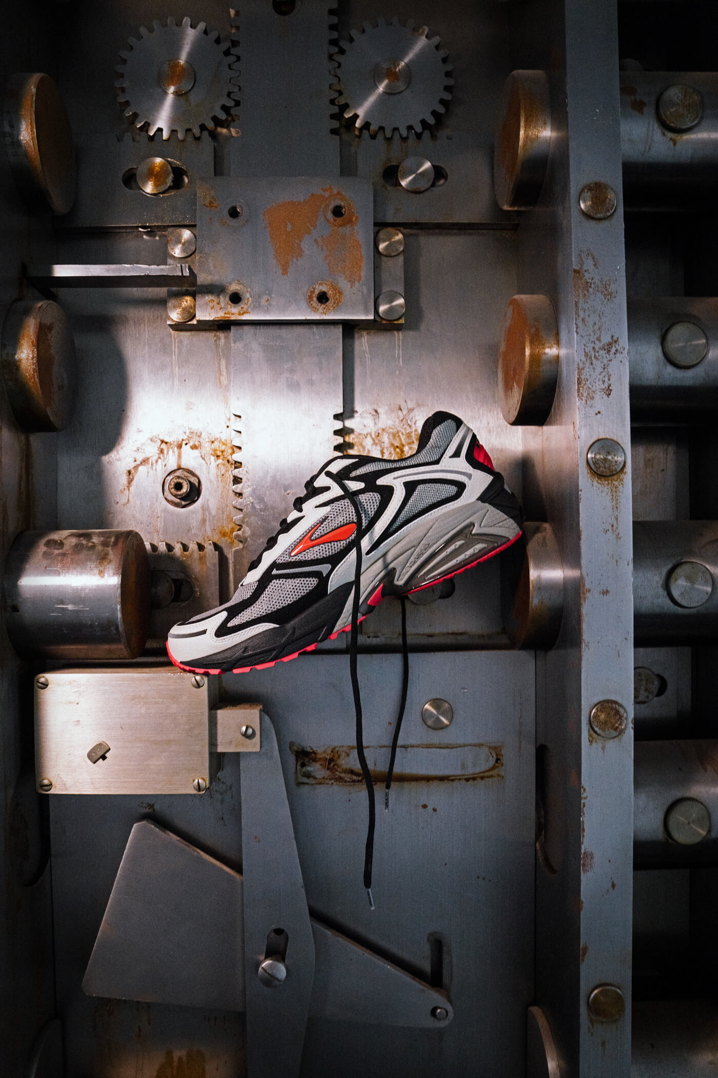 Brooks x STAPLE Adrenaline GTS 4 - Cream/Black/Red - 110485-042