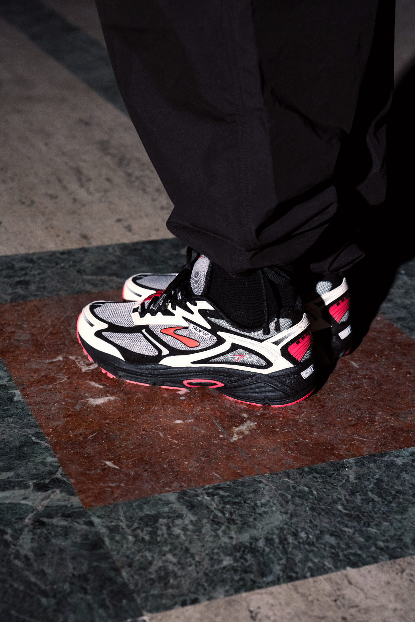 Brooks x STAPLE Adrenaline GTS 4 - Cream/Black/Red - 110485-042