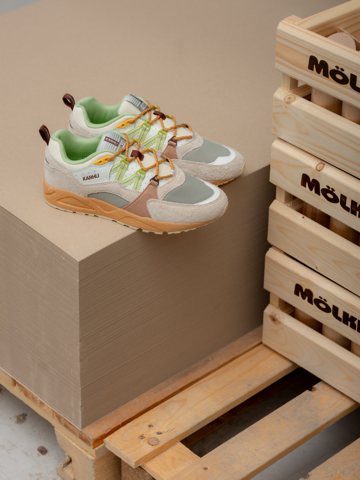 KAHRU x MÖLKKY Fusion 2.0 - Turtledove / Shadow Lime - F804184