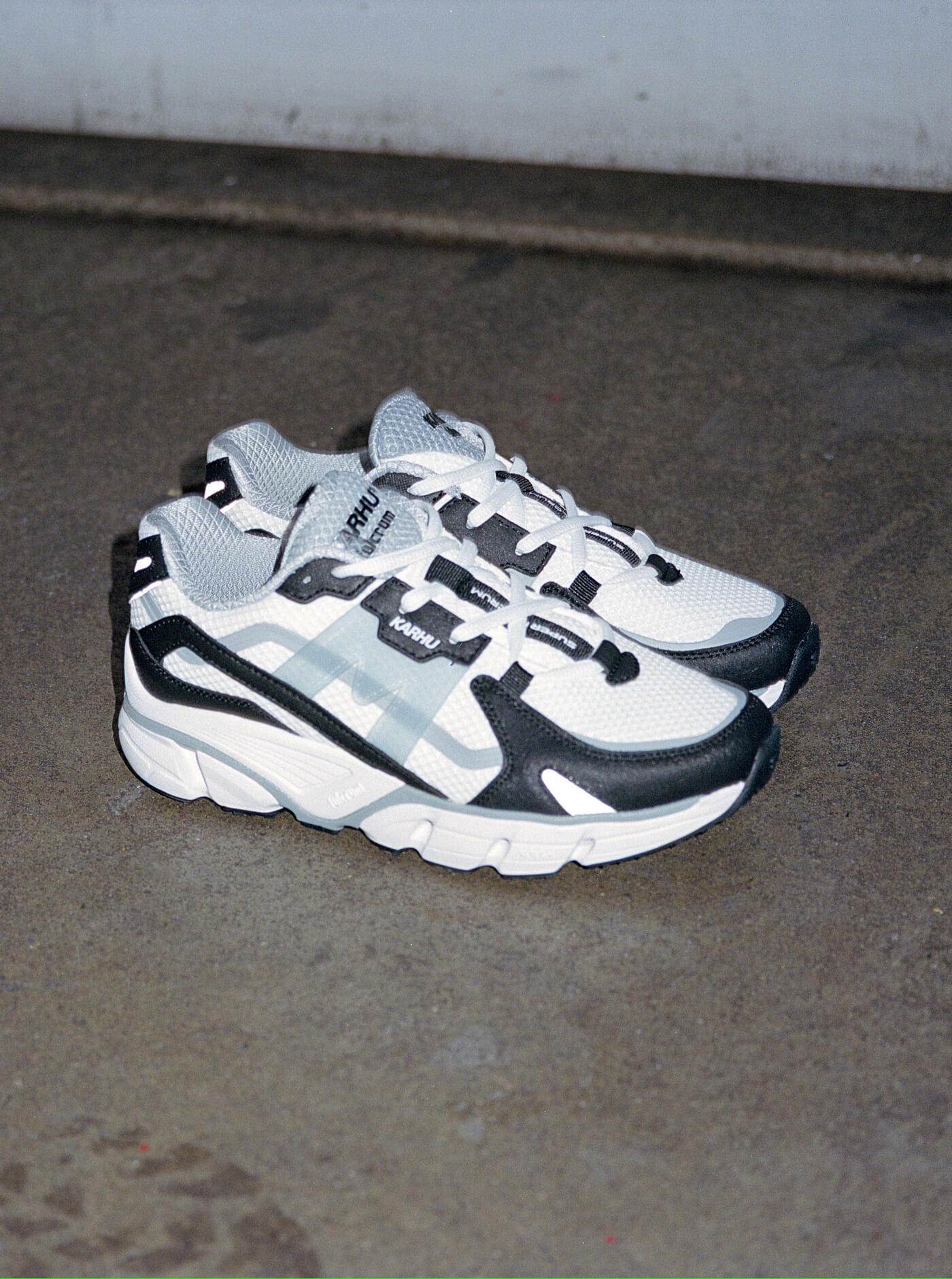 KARHU Super Fulcrum - Black / Sterling Blue - F860010