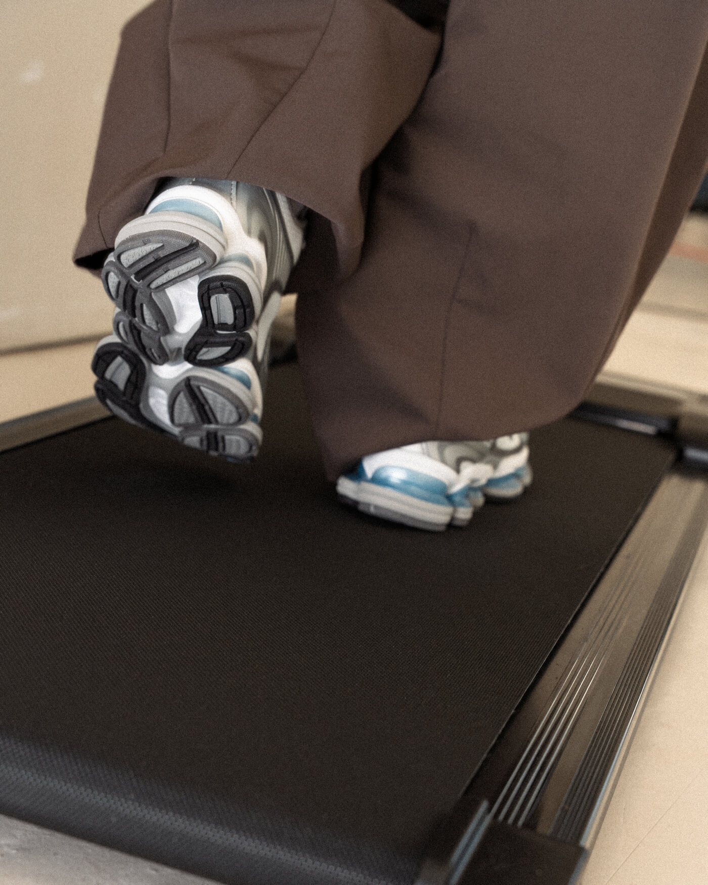 New Balance ABZORB 2000 – „Sculpted to stand out.“