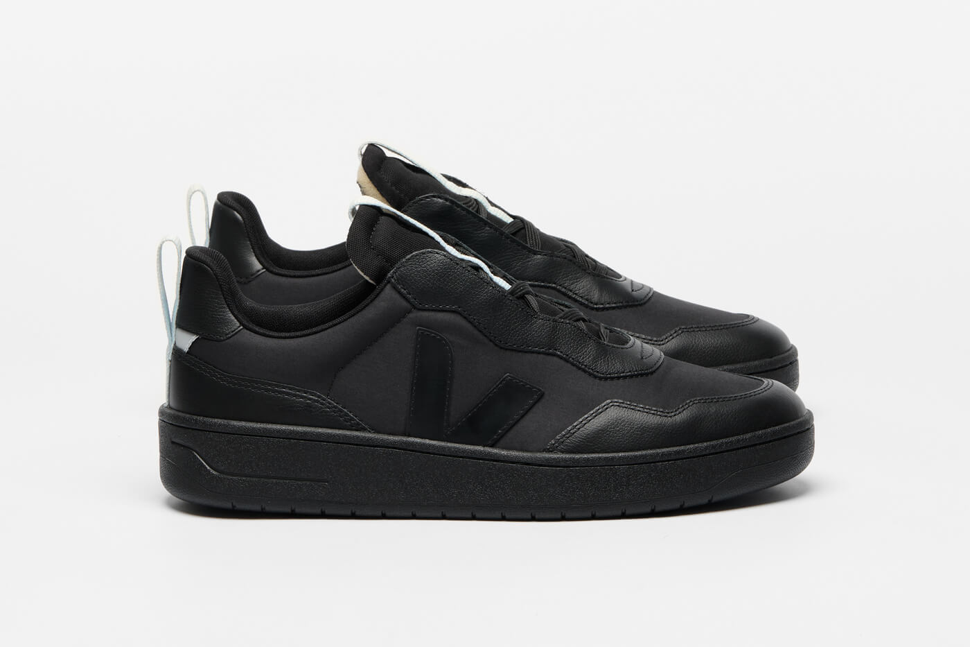 VEJA x CFCL V-90 - Black
