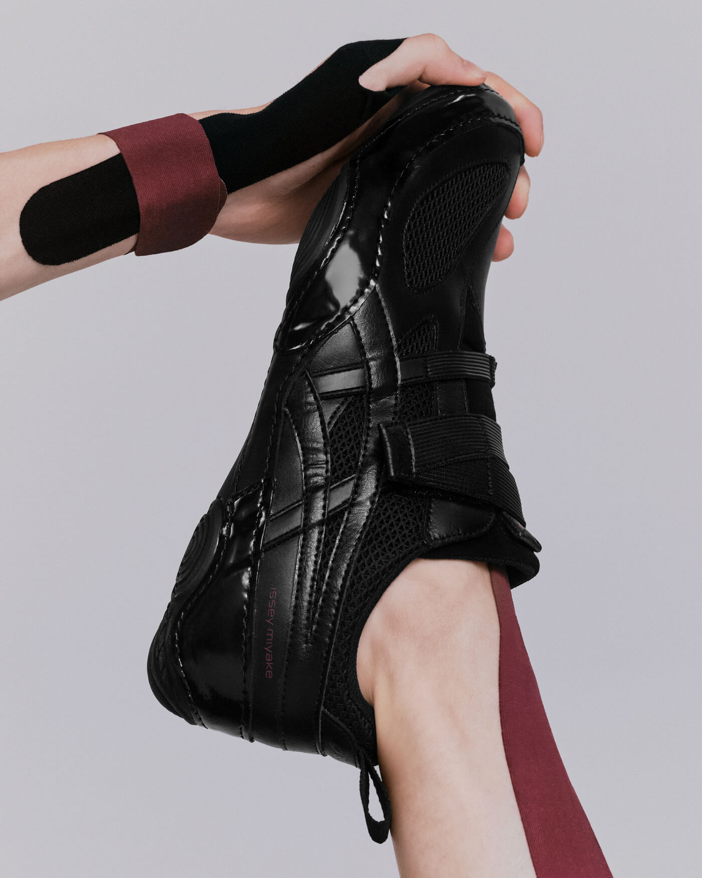 ASICS x Issey Miyake Hyper Taping - Black / Black - 1203A819-001