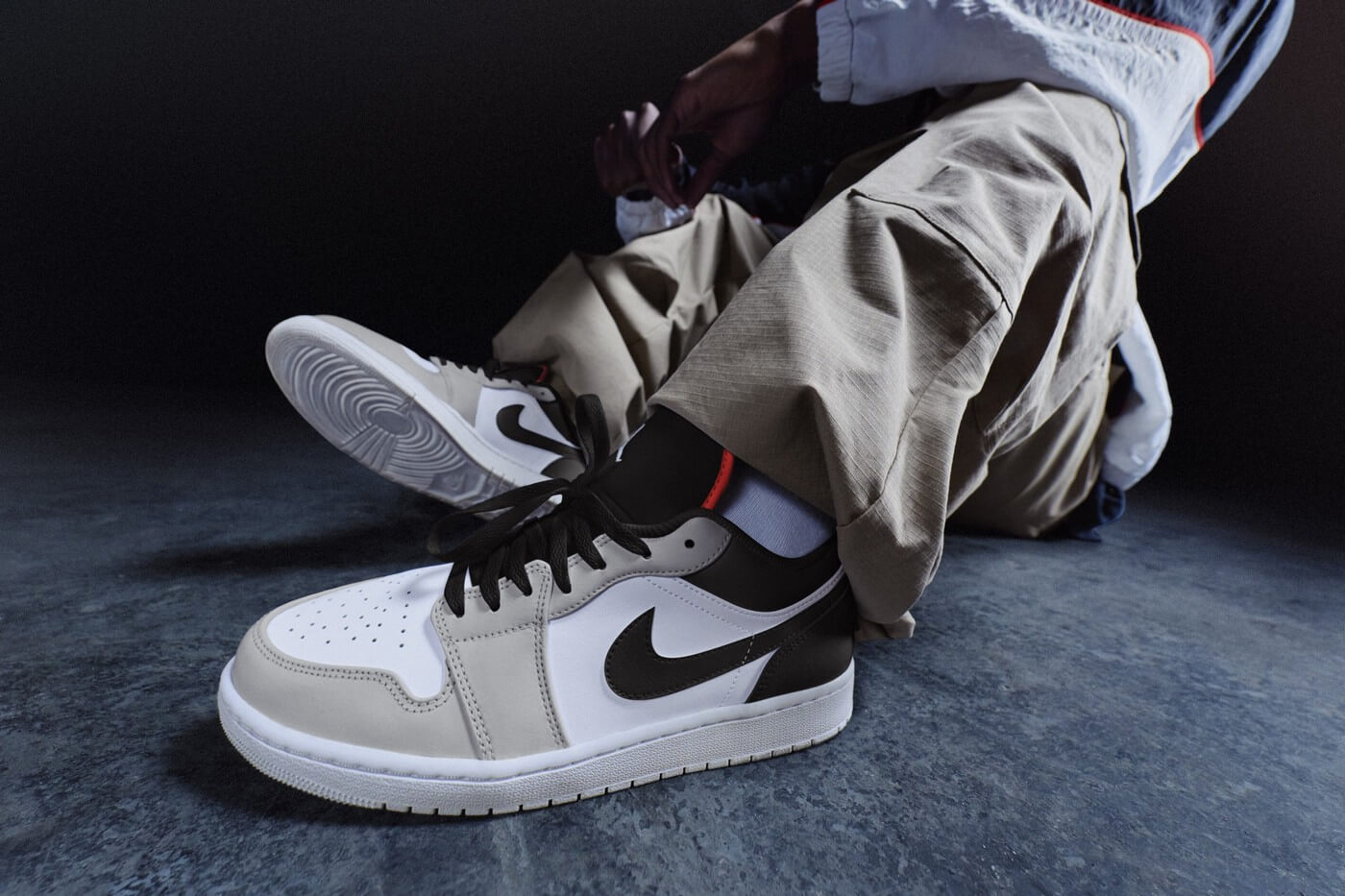 Nike Air Jordan 1 Low - Neutral Grey/Summit White-Infrared 23 - 553558-045