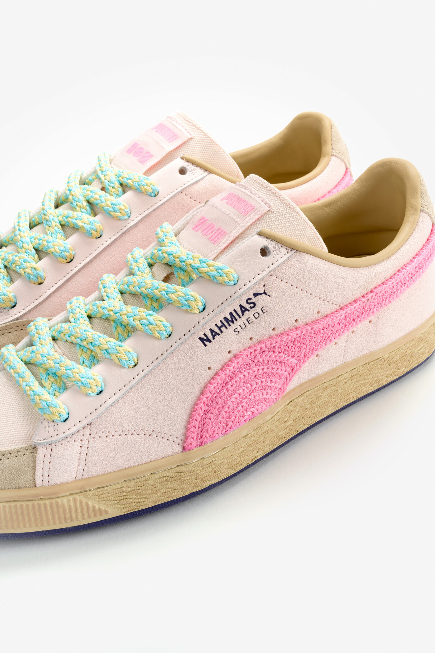 Puma x Nahmias Suede „Crochet“ - Jasmine Flower/Pink Pixel/Canvas - 407027-01