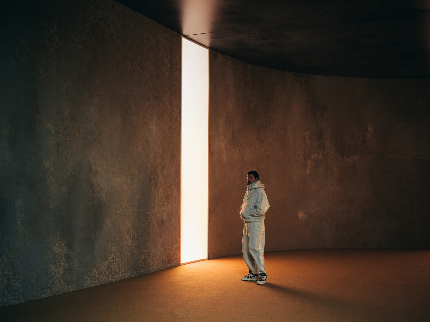 adidas Originals und Bad Bunny bringen den BadBo 1.0 in Beige und Black zurück