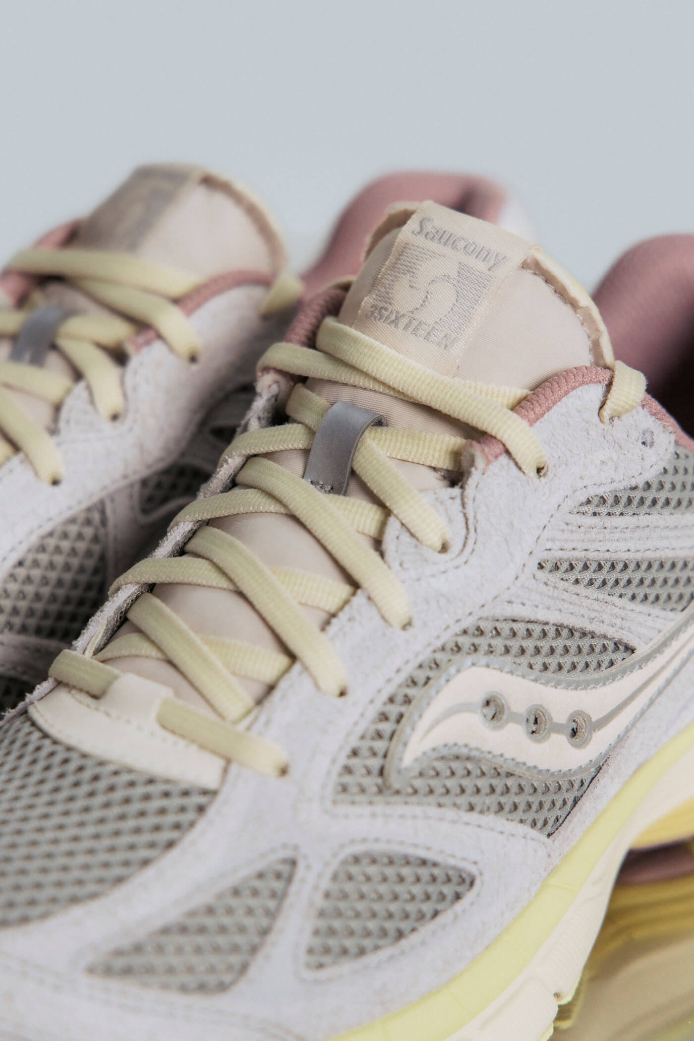 Saucony x 3sixteen ProGrid Guide 7 - Graphite - S71044-1