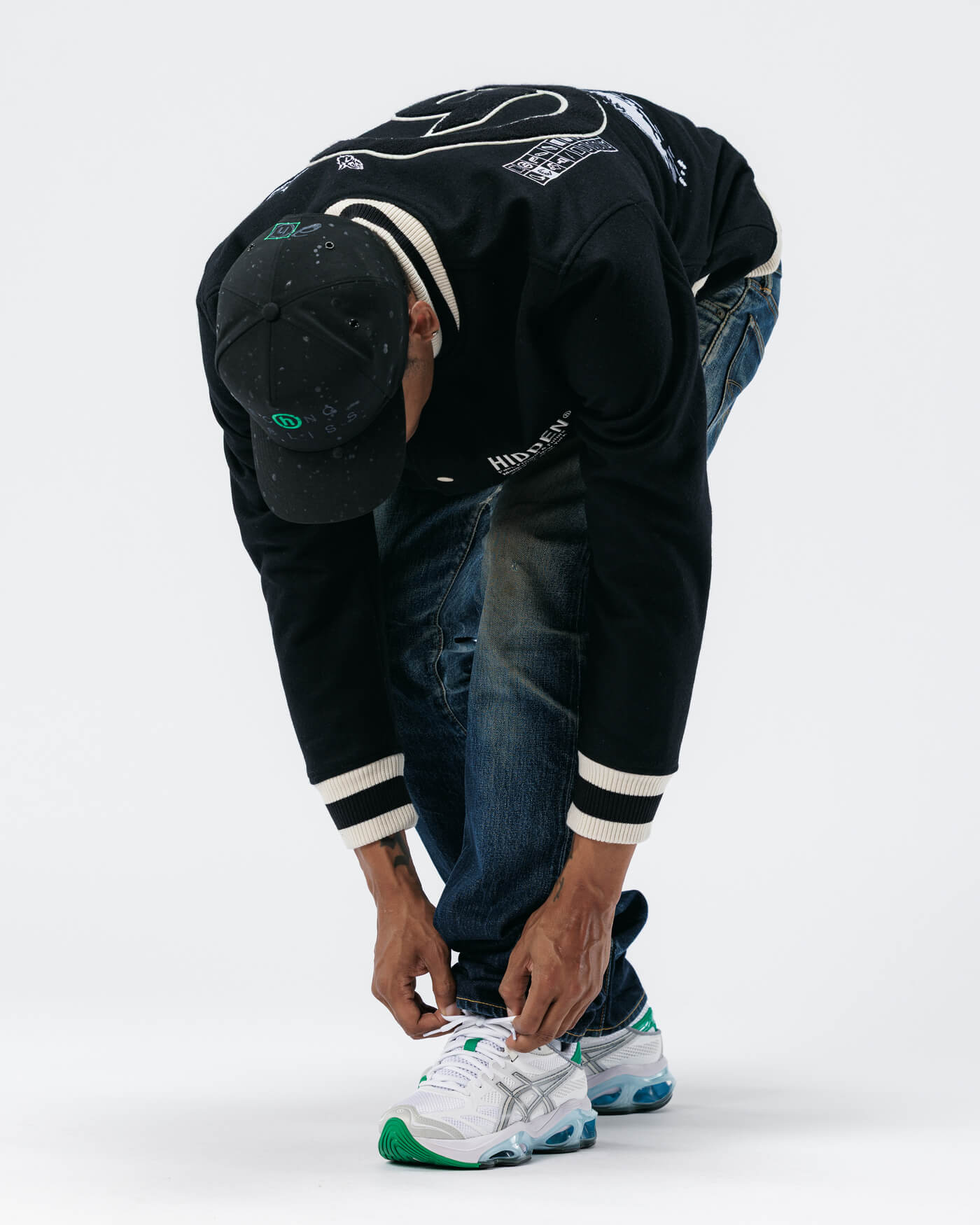 ASICS und HIDDEN NY interpretieren den GEL-KINETIC 2.0 in White Castlerock