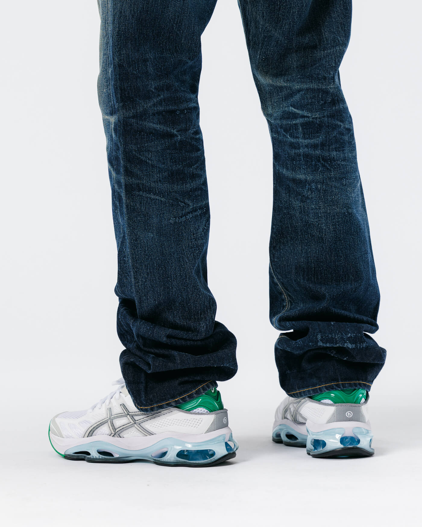 ASICS und HIDDEN NY interpretieren den GEL-KINETIC 2.0 in White Castlerock