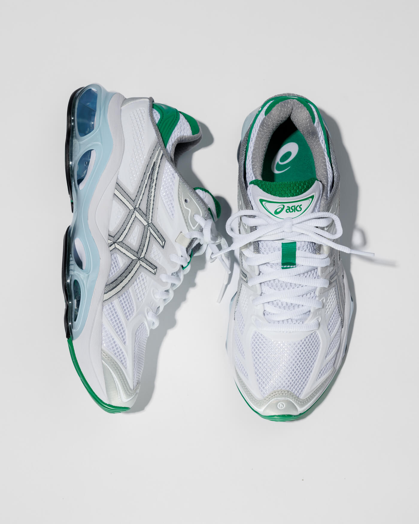 ASICS und HIDDEN NY interpretieren den GEL-KINETIC 2.0 in White Castlerock