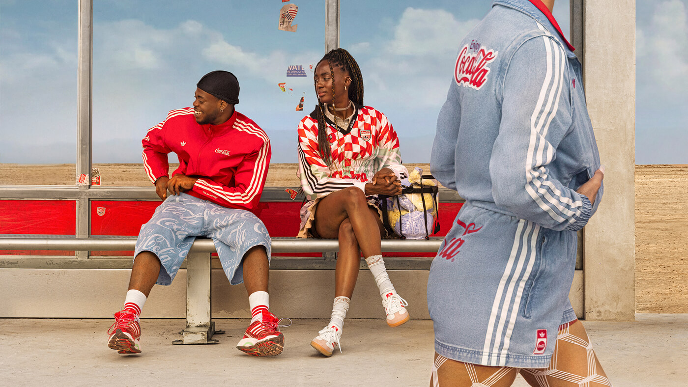 adidas Originals und Coca-Cola feiern die FIFA Fußball-Weltmeisterschaft 2026 mit gemeinsamer Kollektion