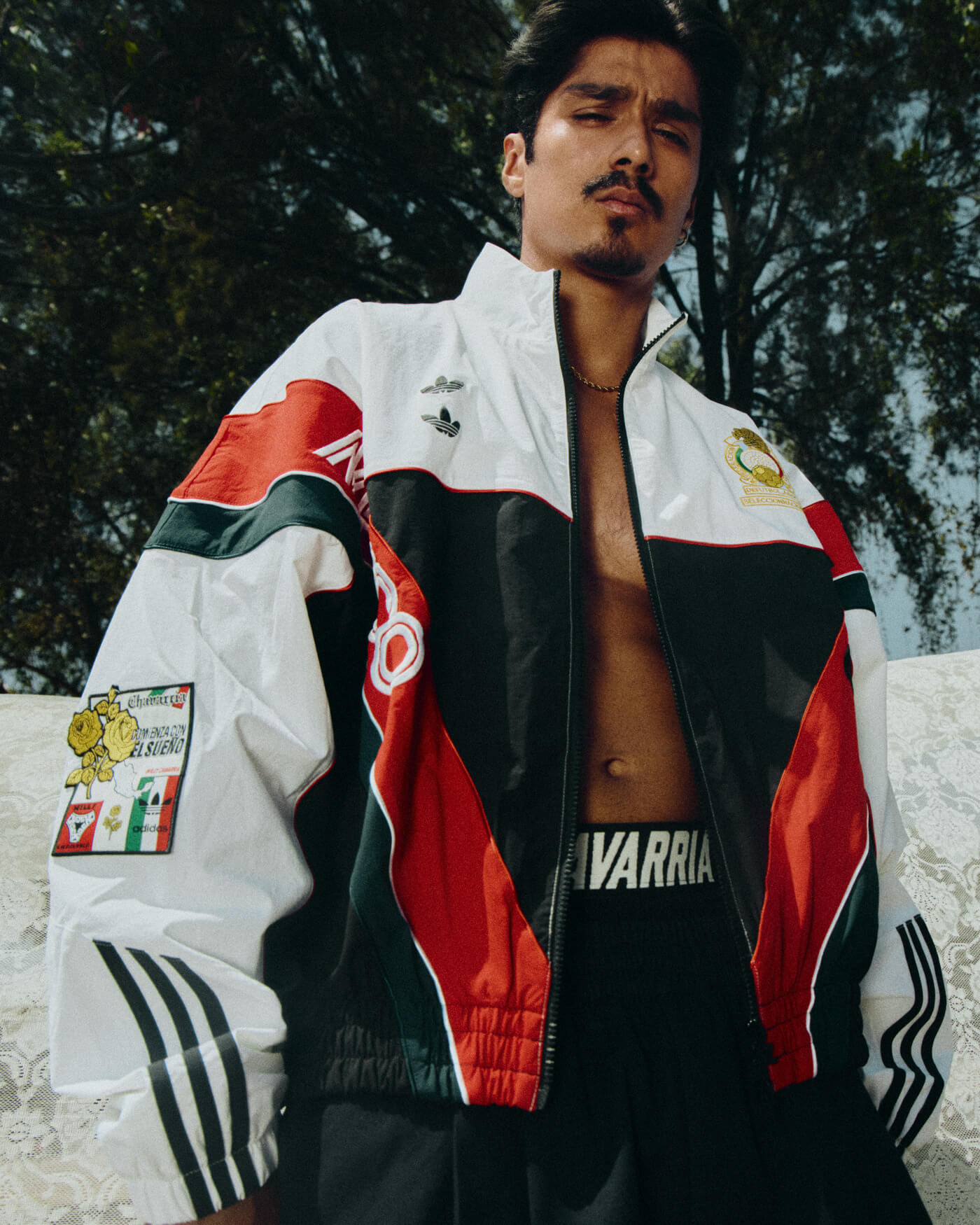 adidas Originals und Willy Chavarria feiern Mexikos Fußballkultur - "Comienza Con El Sueño"
