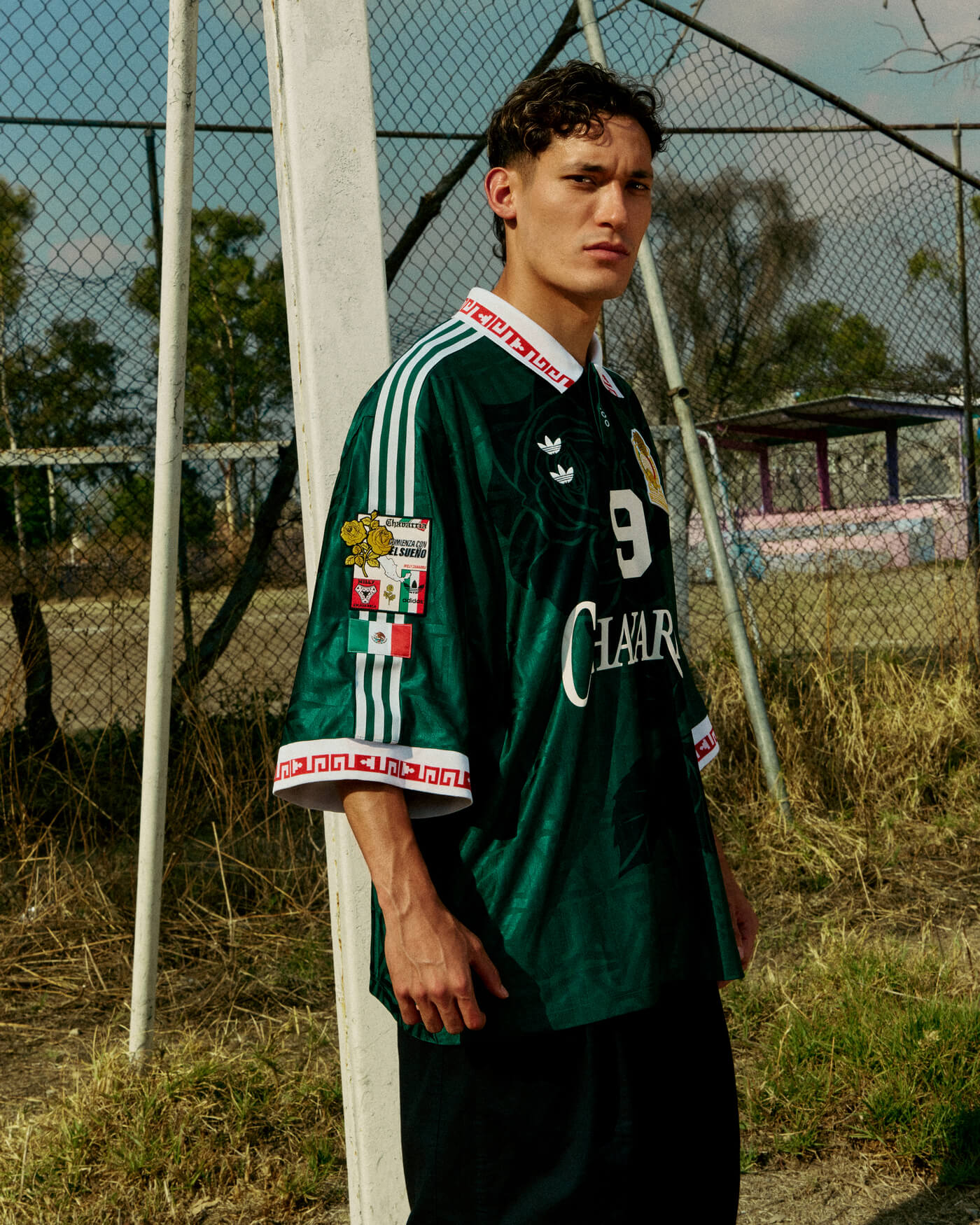 adidas Originals und Willy Chavarria feiern Mexikos Fußballkultur - "Comienza Con El Sueño"