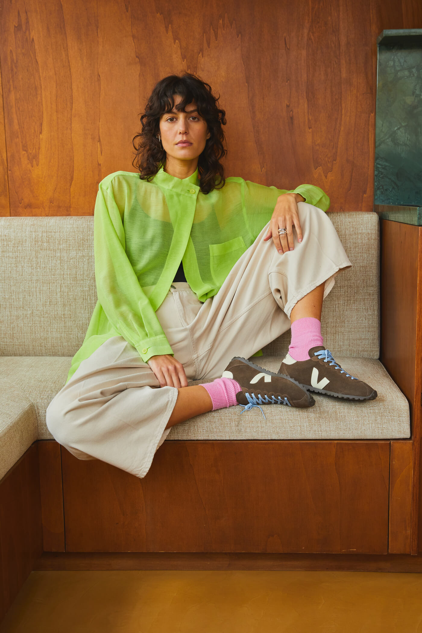 Sharp and feminine: VEJA stellt den Cateyes für AW26 vor