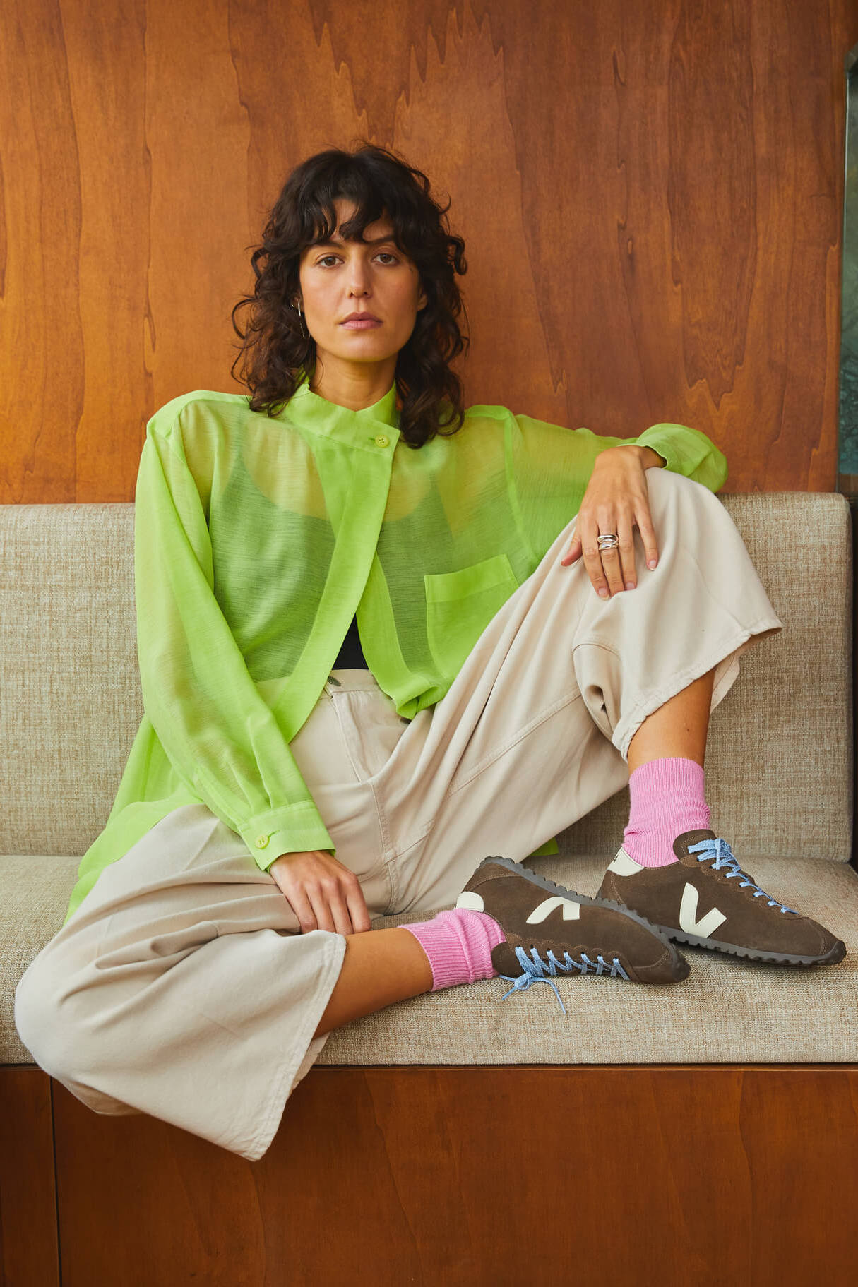 Sharp and feminine: VEJA stellt den Cateyes für AW26 vor