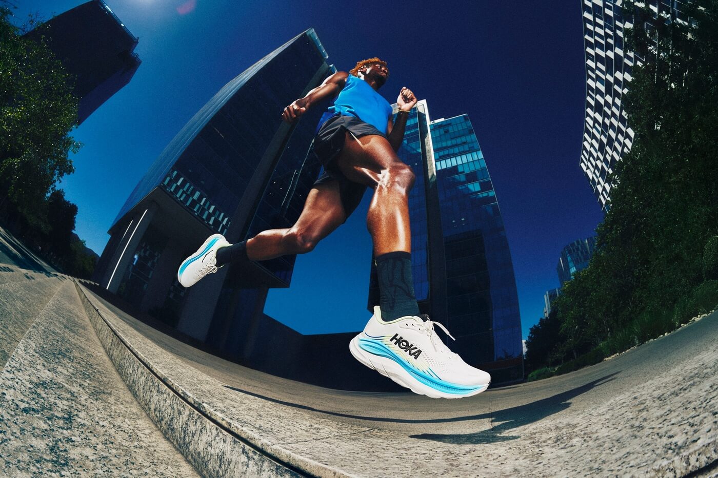 HOKA Clifton 11