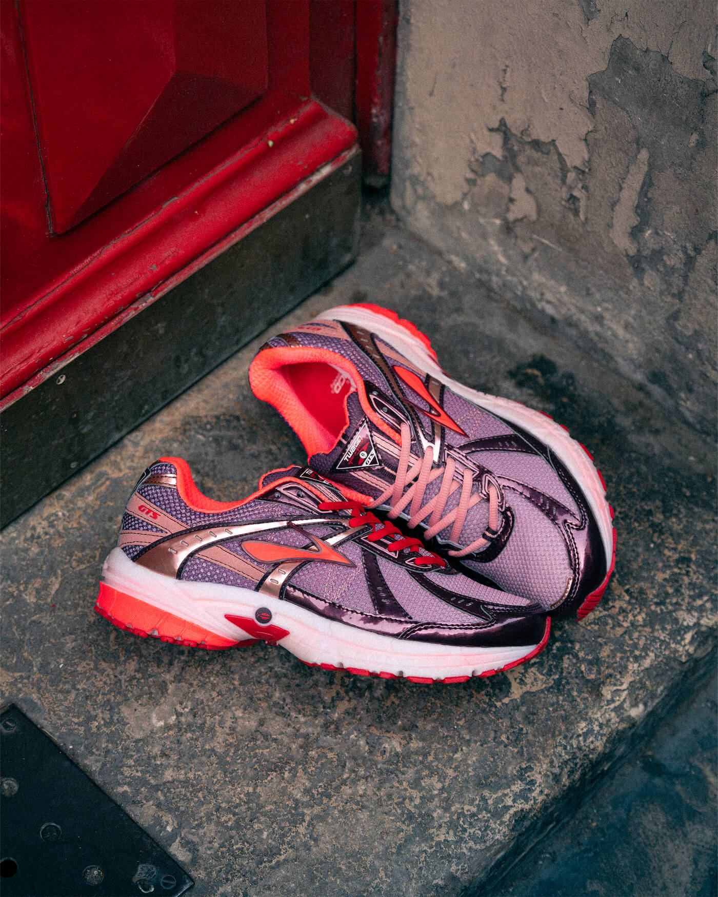 Brooks x AFEW Adrenaline GTS 10 TWAGD - Fig/Bridal Rose/Fiery Coral - 1000681D670